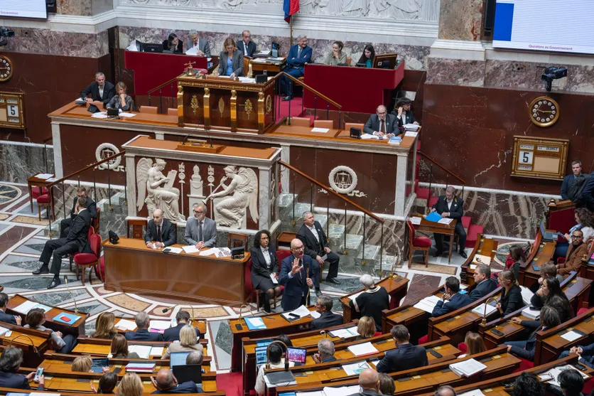 Budget 2026 : tensions maximales, retraites sauvées, déficit qui s’envole / La Croix