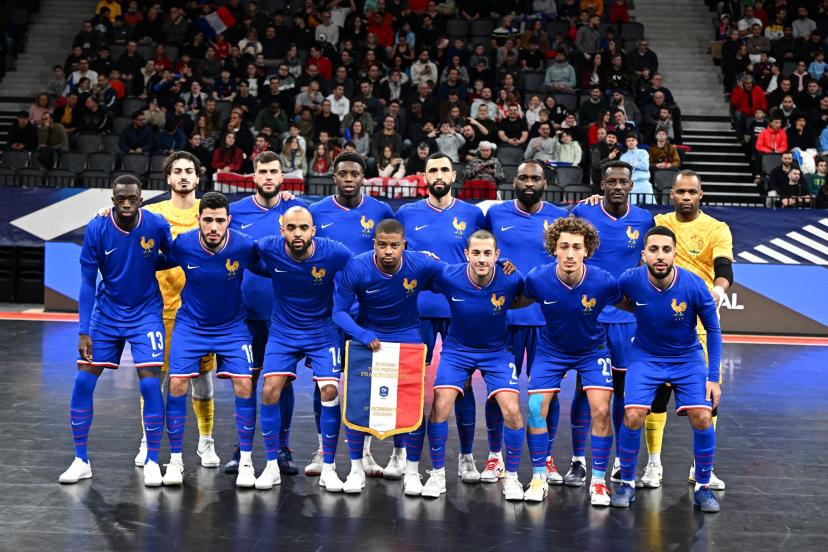 Avant le coup de sifflet : histoire et actualités d'un football français entre émotion et sanctions / L'Équipe