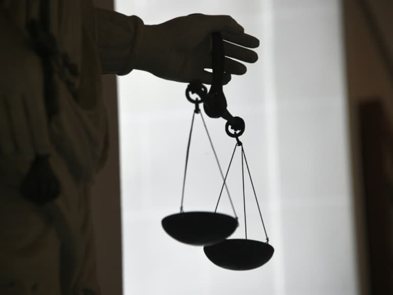 Scandale à Montpellier : un médecin viole des patients mineurs, la justice tranche / BFMTV