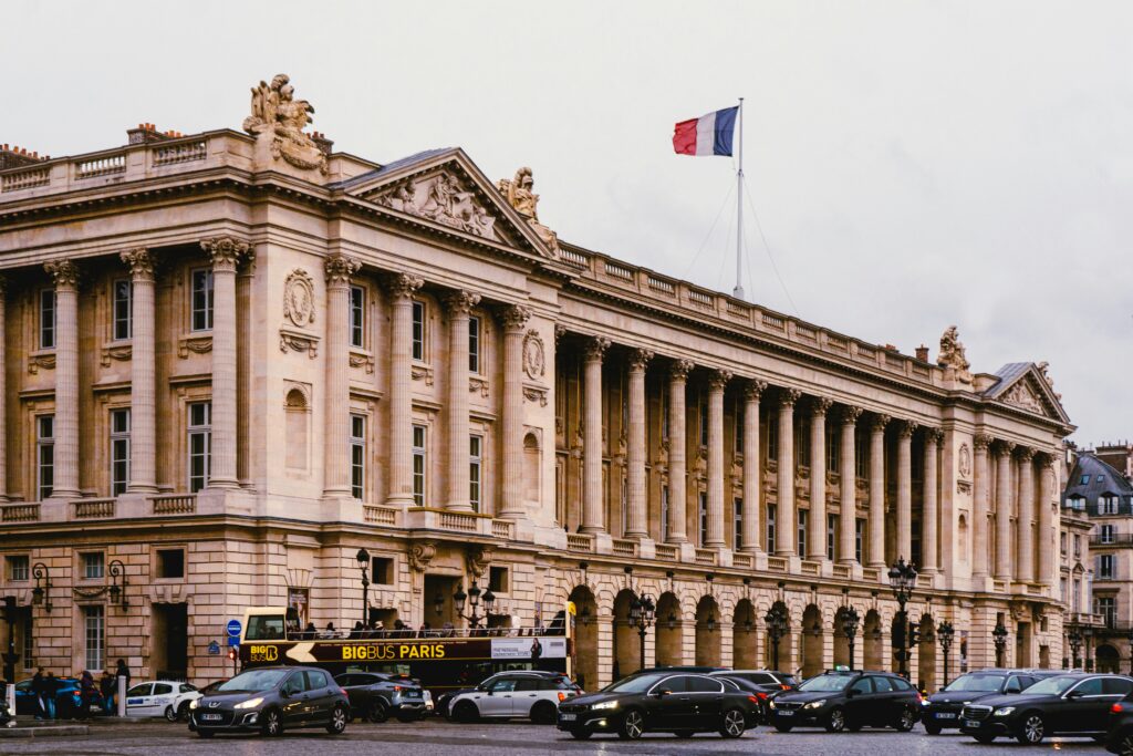 Budget 2026 : le Sénat écrase la surtaxe et plonge l’État dans l’équation impossible / Unsplash