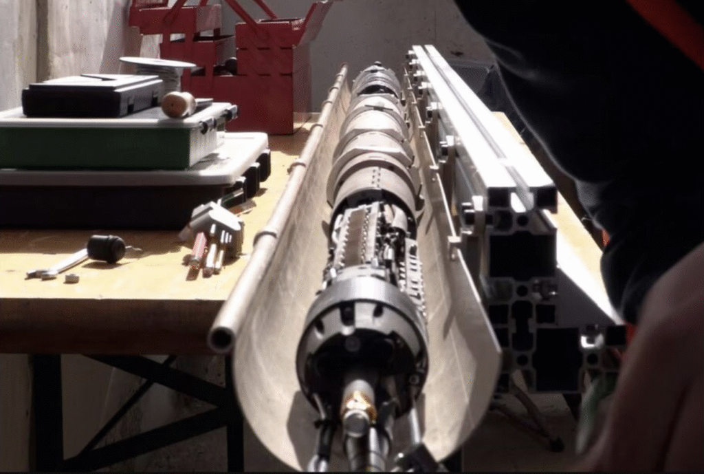 Ce robot qui révolutionne les chantiers d’eau potable fait trembler les travaux publics / SADE