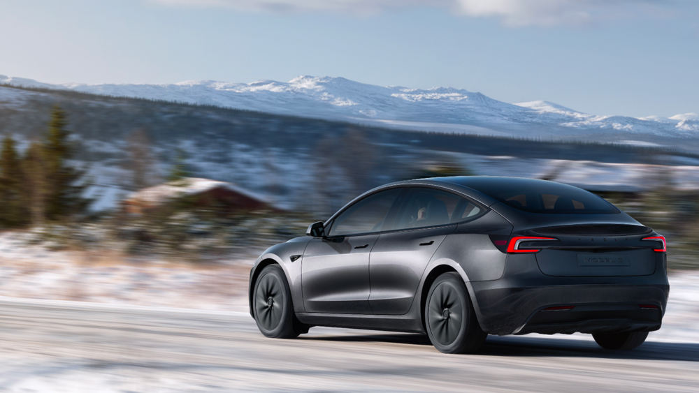 Tesla casse les prix pour sauver ses ventes en Europe / AVEM