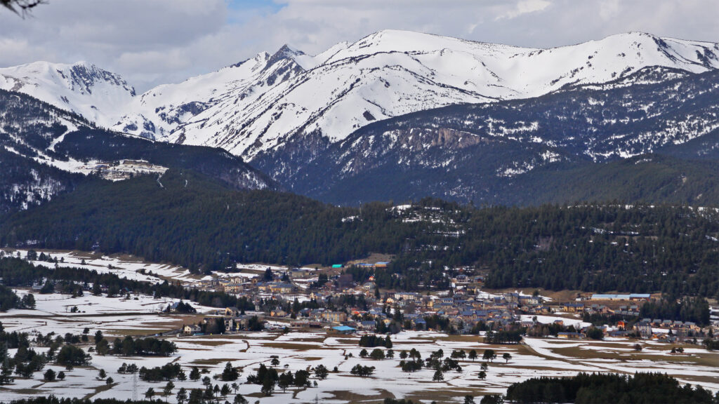 Le maire de Formiguères démissionne après un mystérieux “déplacement professionnel” à Tahiti / wikipedia