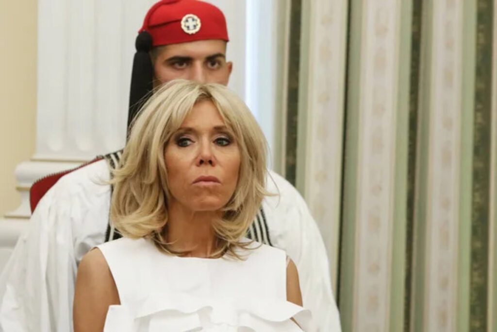 Scandale impliquant Brigitte Macron : 343 femmes déposent une plainte collective / depositphotos