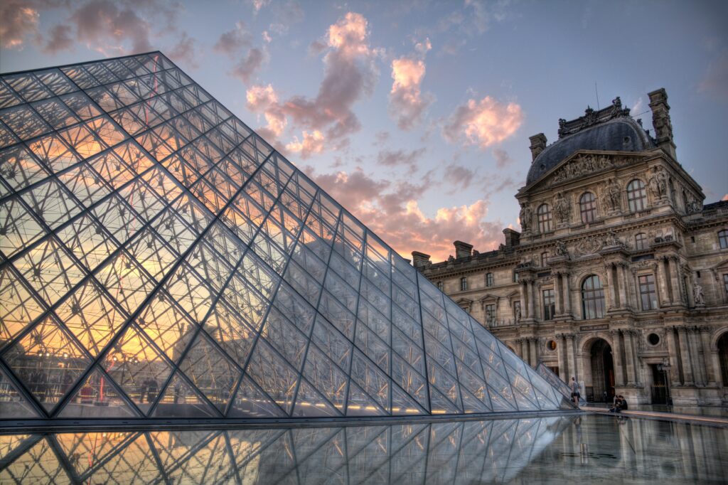 Le Louvre renforce sa sécurité après un vol retentissant / unsplash