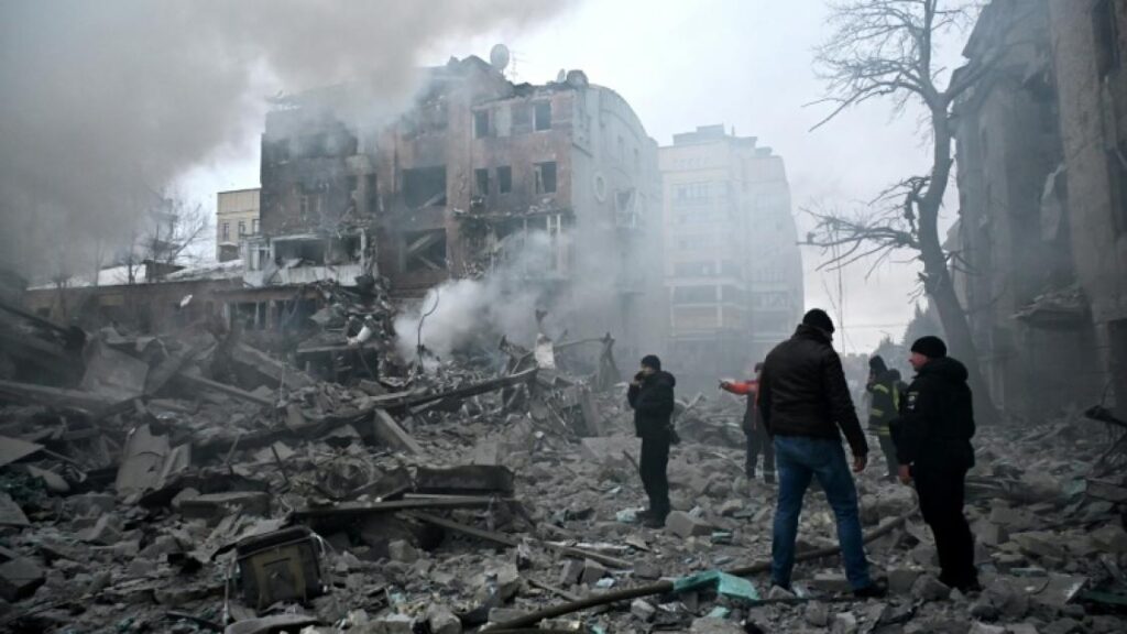 Guerre en Ukraine : des attaques russes frappent les infrastructures civiles alors que le froid s’intensifie / TF1