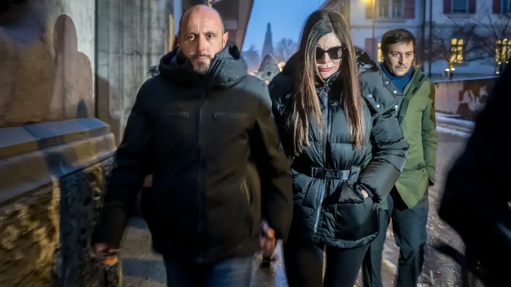 40 morts à Crans-Montana : la justice maintient la pression sur le gérant du bar / FABRICE COFFRINI