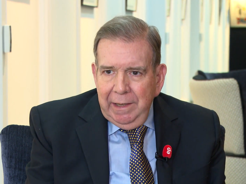 La France envisage un changement de pouvoir au Venezuela : Macron cite un possible nouveau président et esquisse un scénario de transition pacifique / shutterstock