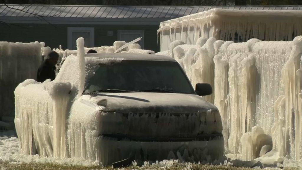 –40 °C, morts, blackout : l’Amérique sous le choc polaire / Le Monde