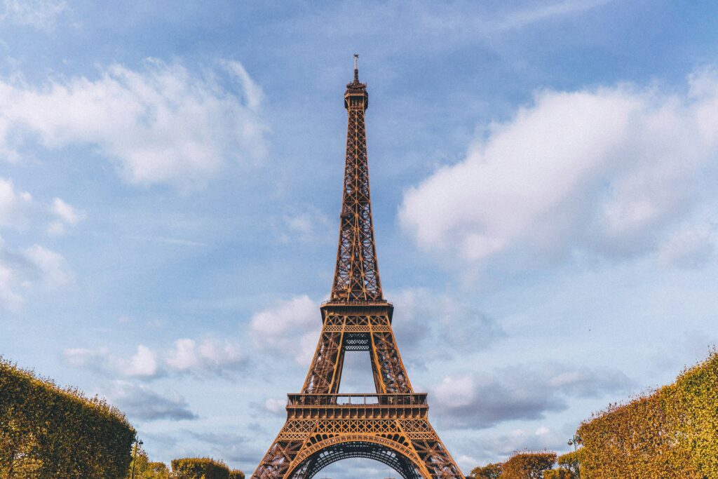 Les noms de 72 scientifiques seront ajoutés sur la tour Eiffel / unsplash