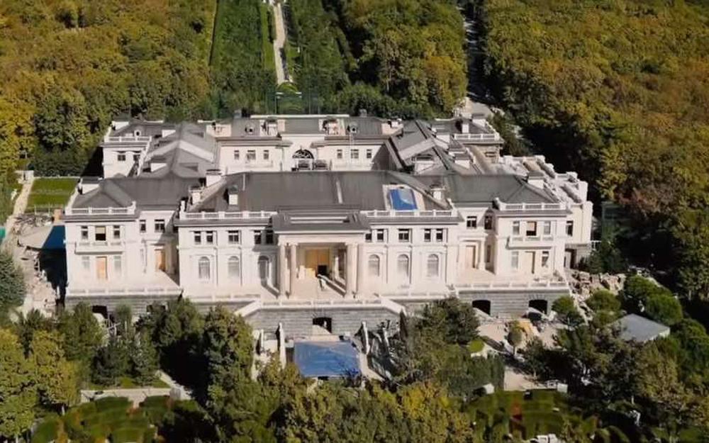 Palais secrets, datchas et luxe d’État : l’empire caché de Vladimir Poutine / France 24