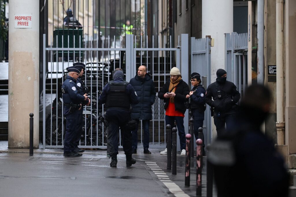 Strasbourg : une candidate LFI menacée au couteau en pleine campagne municipale / TRT Français