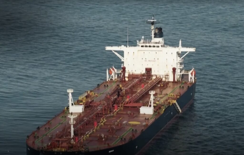 La France condamne le capitaine d’un pétrolier du flotte fantôme russe