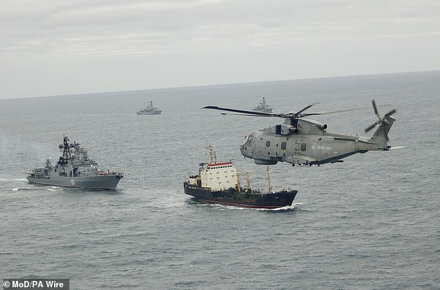 La flotte britannique sous pression : la menace russe pousse à chercher le soutien de la France / PA Wire