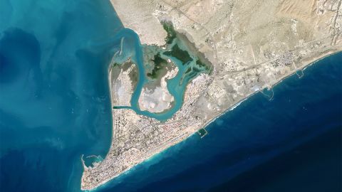 Le détroit d’Ormuz à nouveau « bloqué » : le trafic maritime retombe à son niveau minimal dans un contexte d’escalade / Reuters