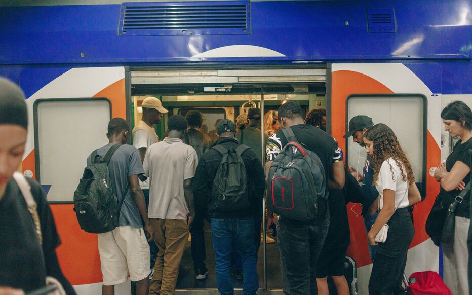 Fermeture d’une gare à Paris : comment les passagers peuvent s’adapter aux perturbations / RER, LP