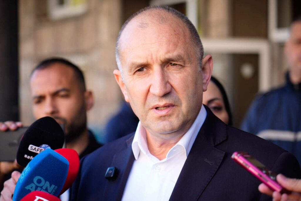 Roumen Radev remporte une majorité absolue et inquiète l’Europe / L'Opinion