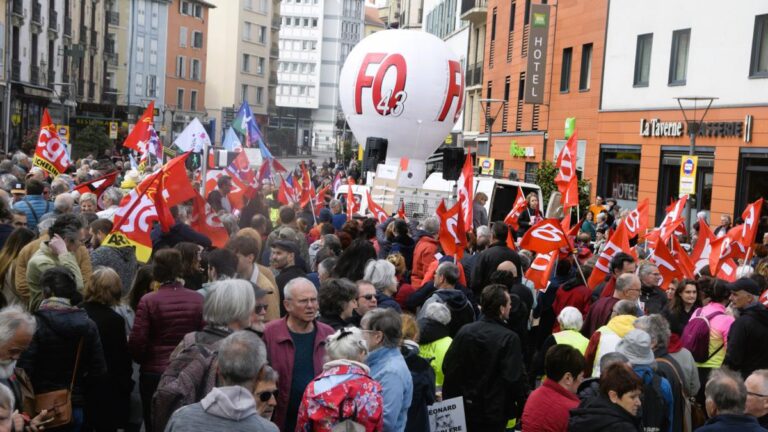 1er Mai : les syndicats dénoncent une remise en cause des droits sociaux / Zoomdici