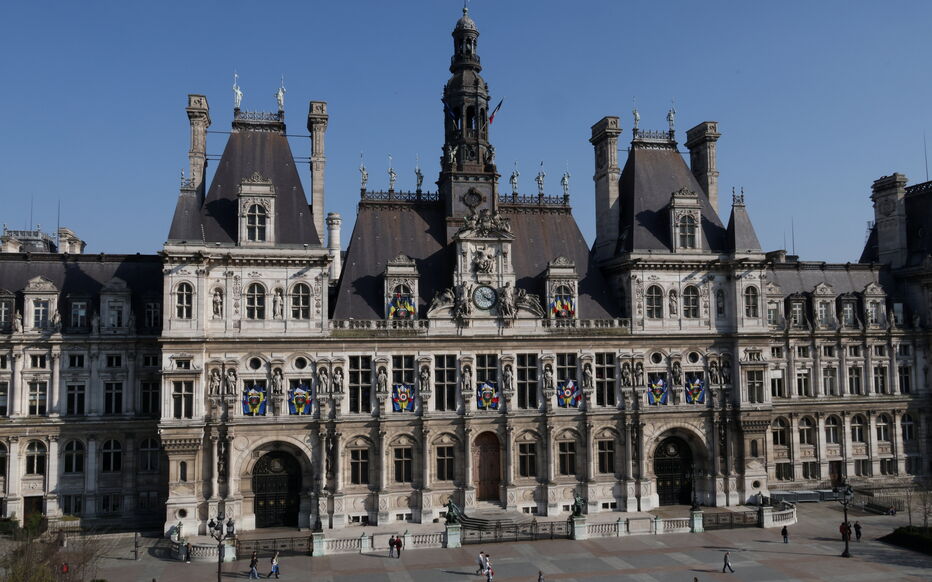 Crise du logement à Paris : un campement de protestation devant la mairie en réponse aux retards systémiques / LP