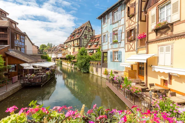 La France soutient l’octroi d’un statut distinct à l’Alsace / depositphotos