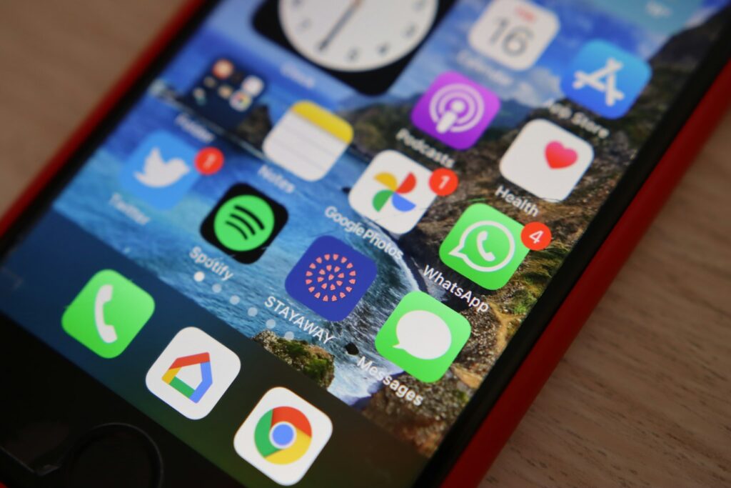 L’UE prépare un "passeport d’âge" numérique : un nouvel outil pour limiter l’accès des mineurs aux contenus en ligne / unsplash