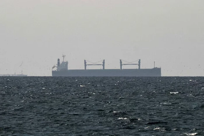 Tensions dans le Golfe : Trump affirme que le cessez-le-feu avec l’Iran reste en vigueur malgré des échanges de tirs / Reuters