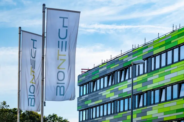BioNTech supprime 1 860 postes après l’effondrement des vaccins Covid / Les Affaires