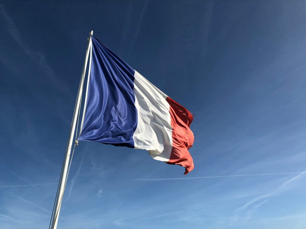 La France répond fermement au Kremlin après les frappes sur Kyiv : l’ambassadeur russe convoqué au Quai d’Orsay / unsplash