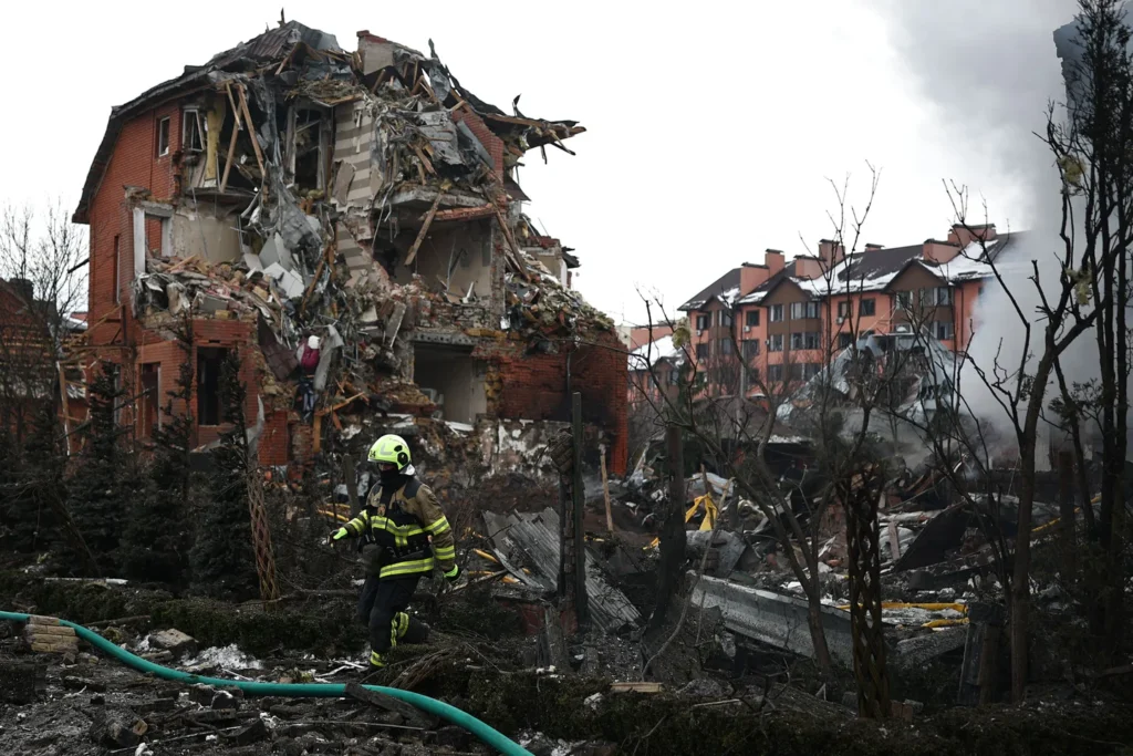 La Russie reprend ses frappes et vise des civils ukrainiens / Le Devoir