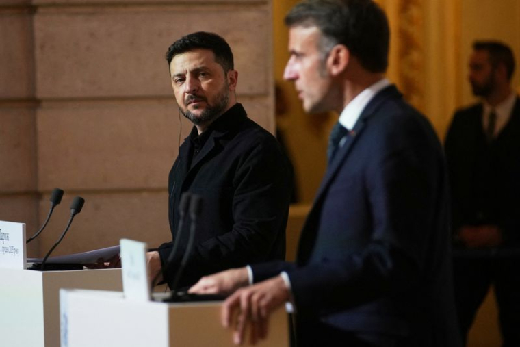Macron affirme que Trump croyait à une défaite ukrainienne / Boursorama
