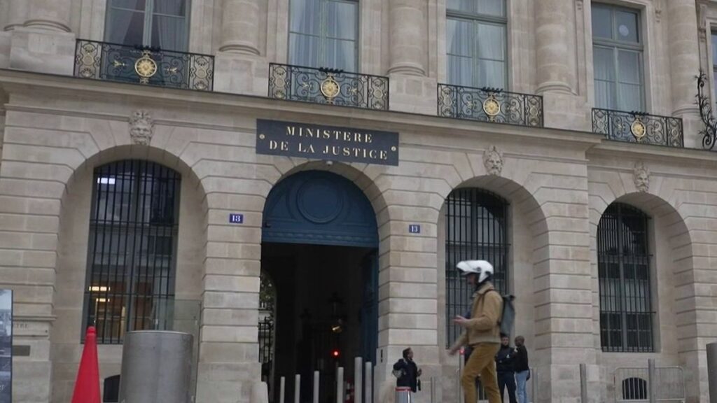 La justice réexamine 70 000 dossiers concernant des mineurs / France Info