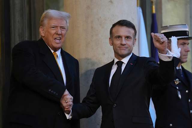 Trump séduit par Versailles : Macron mise sur un symbole historique pour sa diplomatie au G7 / The Associated Press