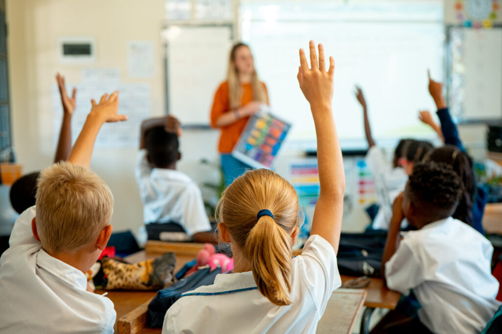 Éducation, un programme parmi les plus efficaces au monde menacé en France / The Kings College