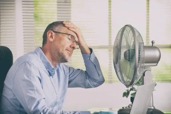 La canicule au travail révèle le retard des employeurs / Culture RH