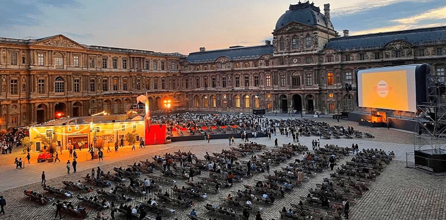 « Cinéma en plein air » : le Louvre dévoile le programme estival de Cinema Paradiso / gaumont