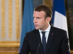 Macron annonce une nouvelle réunion de la « coalition des volontaires » à Paris et des discussions avec Zelensky / depositphotos