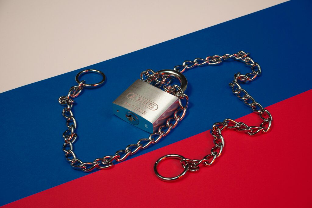 L’UE passe à une “architecture sécuritaire fermée” : un nouveau paquet de sanctions qui acte une logique d’isolement durable de la Russie / unsplash