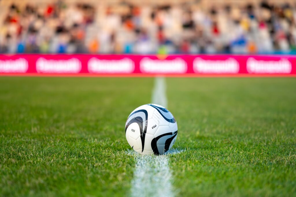 Toulouse instaure un couvre-feu pour les mineurs lors de certains matchs du Mondial 2026 / unsplash