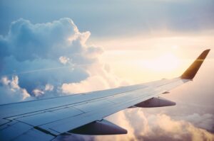 L’UE a évité une pénurie de carburant aérien, mais la hausse des prix pèse sur le secteur de l’aviation / unsplash
