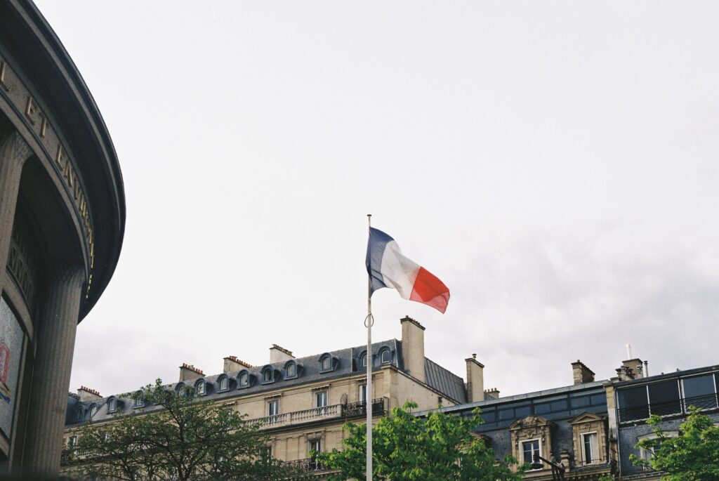 La dette publique française dépasse 3 500 milliards d’euros et inquiète les magistrats financiers / Unsplash