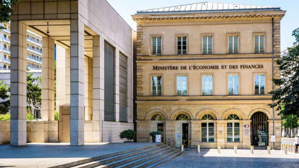 L’économie française résiste mieux que prévu au deuxième trimestre malgré les tensions sur l’activité / Les Échos