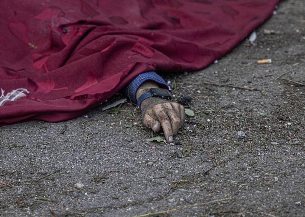Plus de quarante blessés après une frappe aérienne russe sur la ville ukrainienne de Soumy : les médecins poursuivent leur lutte pour sauver les victimes de l'attaque du 11 juillet / Service national des situations d'urgence de l'Ukraine