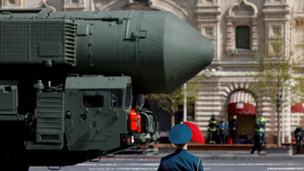 La terreur des missiles plutôt que les négociations : pourquoi le Kremlin mise sur l’escalade / DW