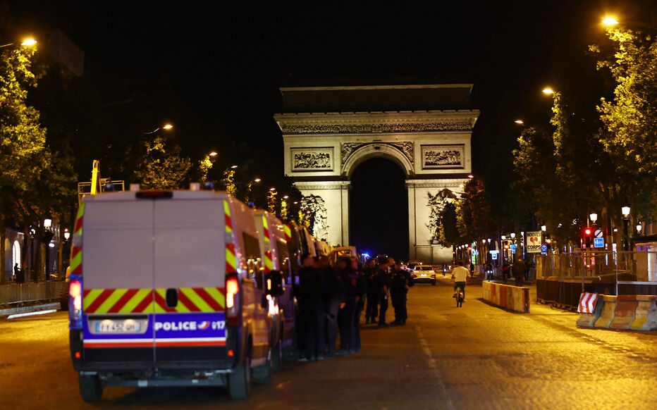 Paris passe en état de vigilance maximale : la France renforce la sécurité à l'approche du 14 Juillet et de la demi-finale de la Coupe du monde // lp