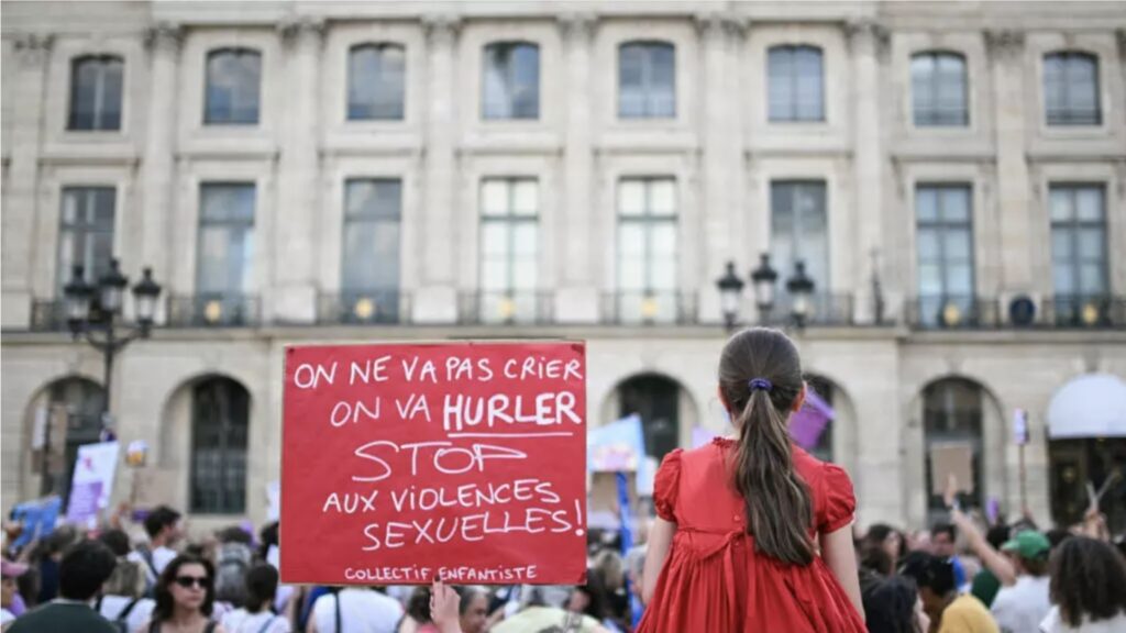 La France secouée par des manifestations après le meurtre d'une fillette de 11 ans : les protestataires réclament une réforme de la protection de l'enfance / AFP