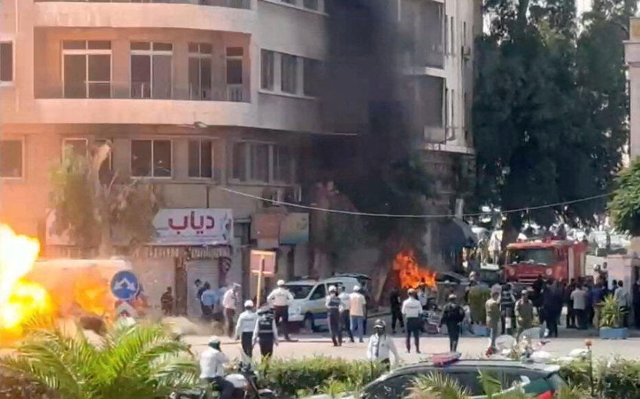 Des explosions près de la résidence de Macron à Damas : plusieurs blessés, la visite du président français se poursuit / lp