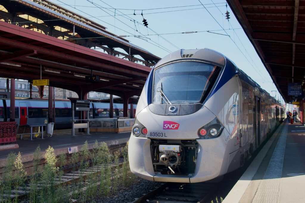 La SNCF se prépare à une nouvelle vague de chaleur : des perturbations du trafic ferroviaire restent possibles / unsplash