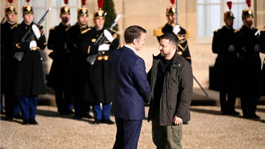 Face à la guerre en Ukraine, la France inscrit son action dans la sécurité européenne / Gouvernement