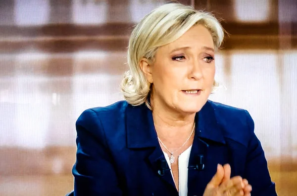 Le soutien d'Elon Musk à Marine Le Pen : pourquoi son appui à une candidate longtemps perçue comme proche de Moscou suscite une vive polémique en France / depositphotos