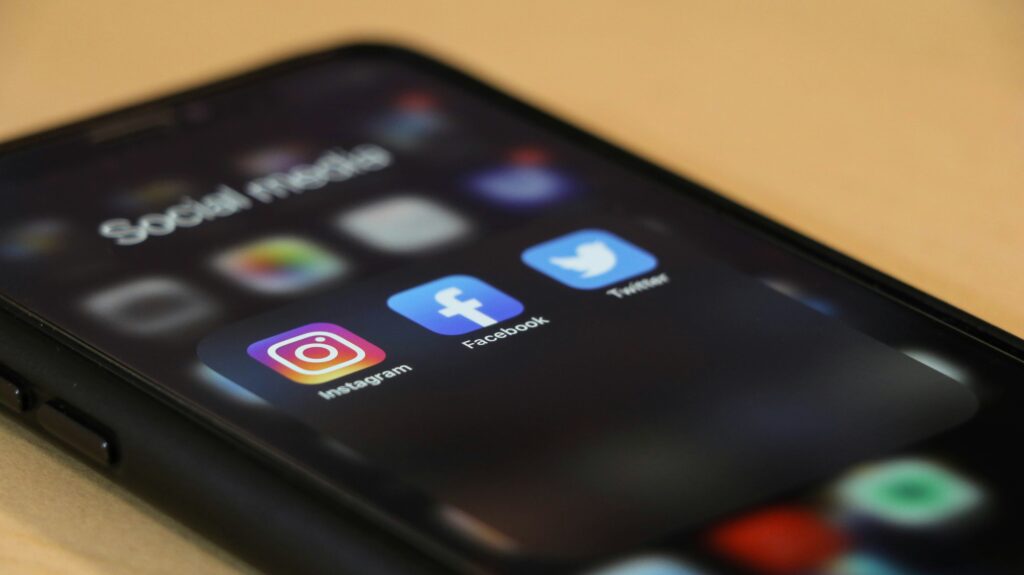 La Commission européenne demande à la France de revoir son projet de loi interdisant les réseaux sociaux aux moins de 15 ans / unsplash